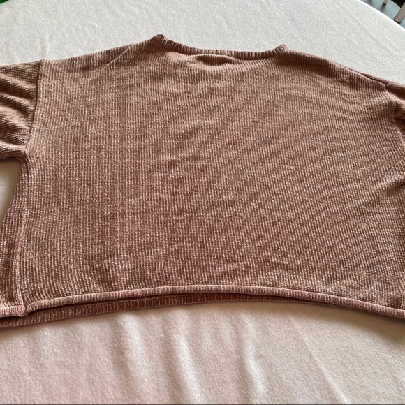 AE Cropped Sweater w/ Balloon Sleeves - Picture 4 of 4